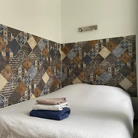 Royale Vieux 24h24h Access * Lille